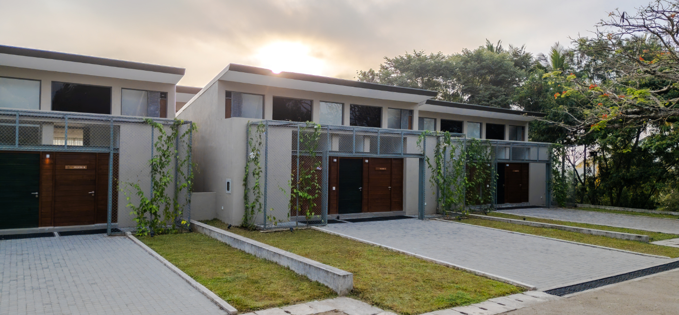 Sunrise Ridge Villa Exterior Sunrising behind it